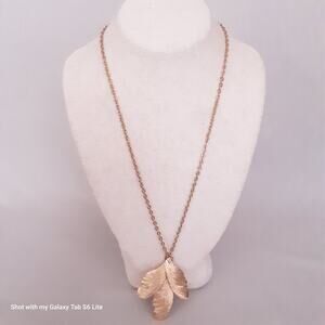 Trifari Leaf Pendant Necklace Gold Tone Cable Chain Matinee Length
